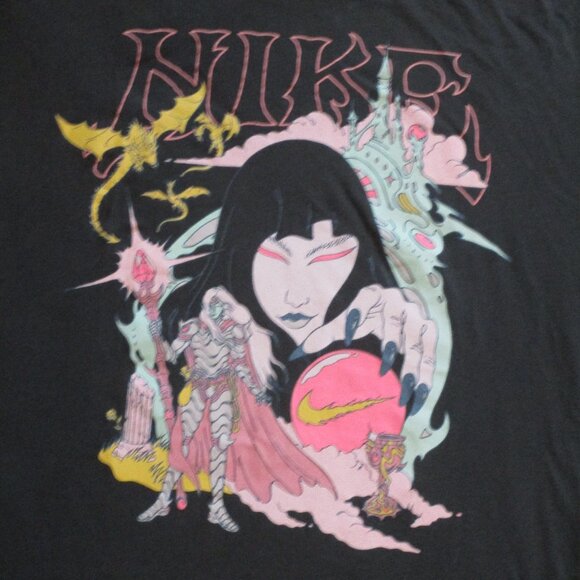 Men’s Nike Fantasy Tee  Geisha Anime  Large - Picture 1 of 4
